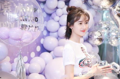 娱乐吃瓜酱袁冰妍,娱乐吃瓜酱的甜蜜瓜田之旅