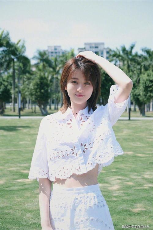 娱乐吃瓜酱背影图片大全